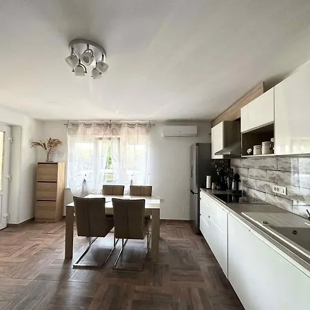 In 45803 Apartamento